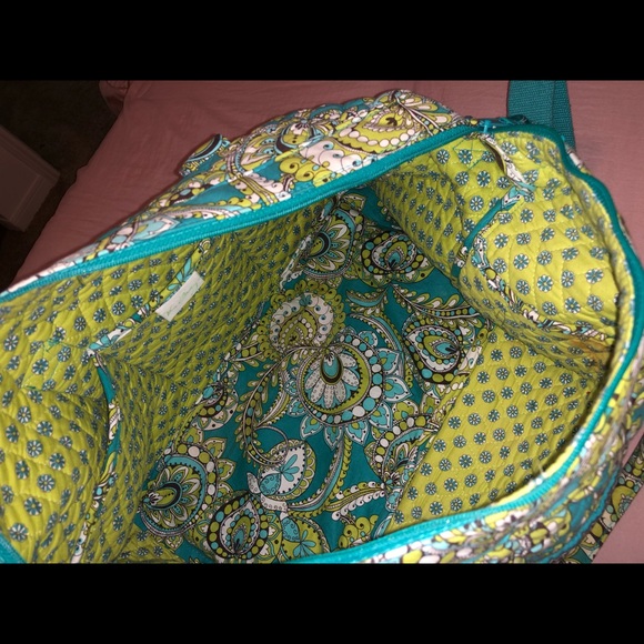 Vera Bradley weekender bag - Picture 3 of 3